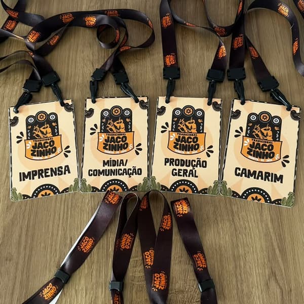 Credenciais com cordão para evento